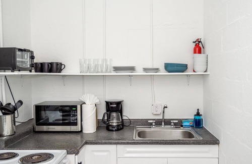 Black Pearl Apartment | Audubon House Apt. 3: 1bd/1ba