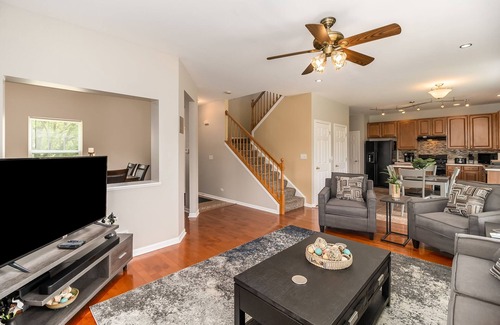 Fox Valley House | Aurora FHS Rental - Shiloh