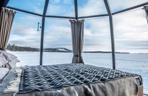 Jukkasjarvi House | Aurora River Camp Glass igloos & cabins