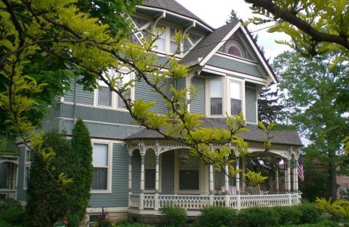Stillwater Hotel | Aurora Staples Inn