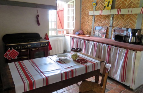 Urcuit House | Authentic Basque Farm from the 17th century, clam, private swimming pool, forest