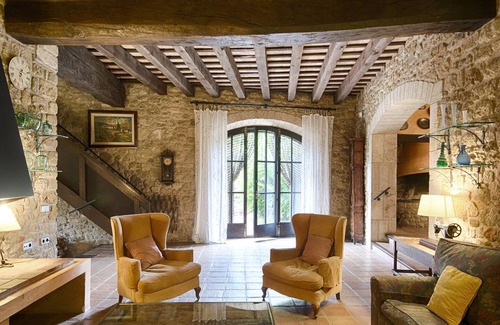 Cornella del Terri House | Authentic Catalan farmhouse for 16 to 24 people. Garden with pool, barbecue, ..