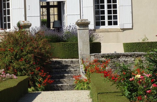 Longues-sur-Mer House | Authentic Normandy Manor between Bayeux & the D-Day beaches