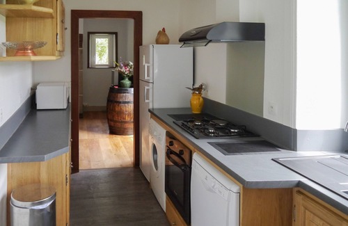Vezac House | Auvergne house in quiet, 8 people, 4 bedrooms, comfortable