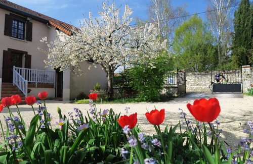 Braye-Sous-Faye House | Aux ACACIAS
