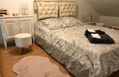 Les Avenieres-Veyrins-Thuellin Bed & Breakfast | AUX BOIS de CERF