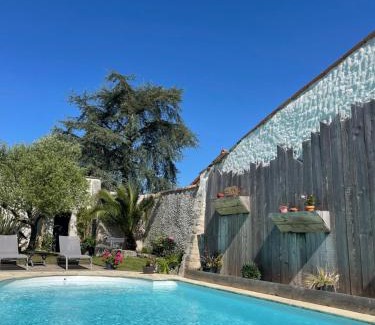 Saint-Just-Luzac House | Aux portes des iles
