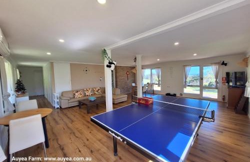 Tynong North House | Auyea Farm 3BR Entire House - 7 Mins to Gumbuya World