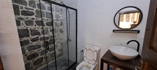 Sur House | Ava House