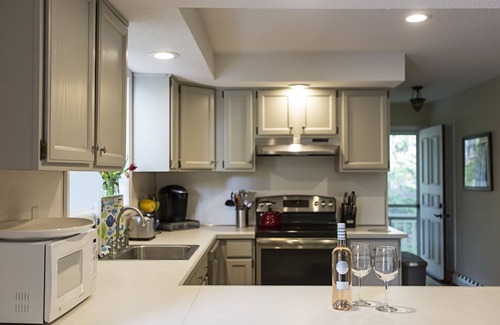 Goshen House | Available ski season 2026! 4 Bedroom 3 full bath, 10 minutes to Mohawk Moutain