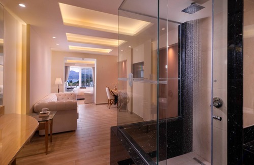 Akrotiri Hotel | Avalon Palace Hotel