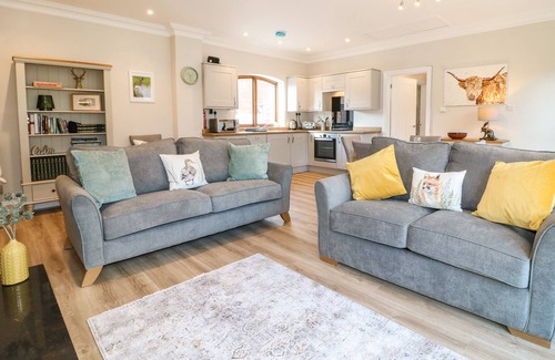 Stanton on the Wolds Cottage | AVENUE CROFT, family friendly in Tollerton, Nottinghamshire