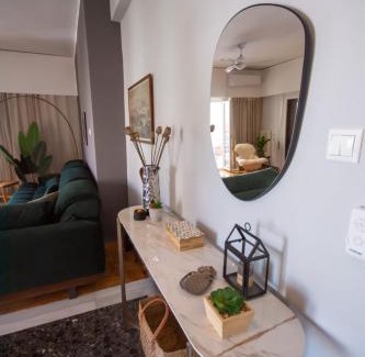 Thissio Apartment | Avenue of Gods - Irakli's Retreat