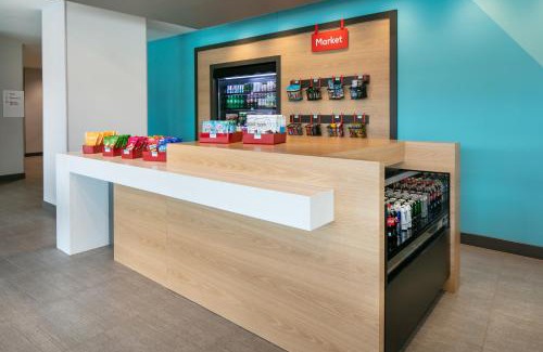 Roseville Hotel | Avid Hotels - Roseville - Minneapolis North by IHG