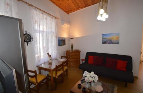 Avlonarion Apartment | Avlonari Evias flat in the Central Square