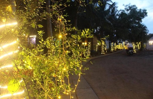 Bommayapalayam Apartment | AVM Paalm Meadows Resort Family Room