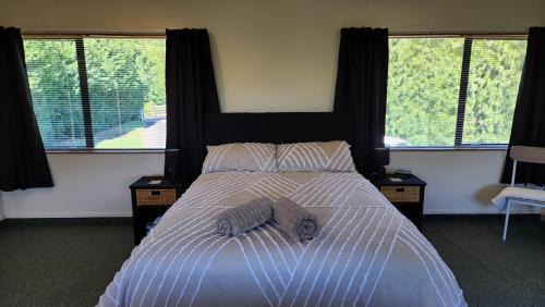 Aongatete Bed & Breakfast | Avocado Orchard Retreat!