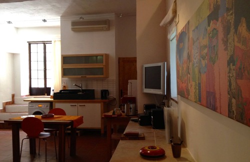 Vives Apartment | Award-winning Character Holiday Apartment in a Catalan Farmhouse (Casals)