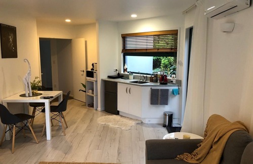 One Tree Point Apartment | Award winning Luxury One Tree Point Apartment on waterfront Whangarei Harbour.