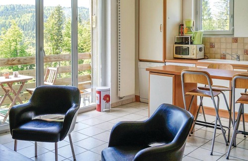 Premanon Apartment | Awesome apartment in Premanon