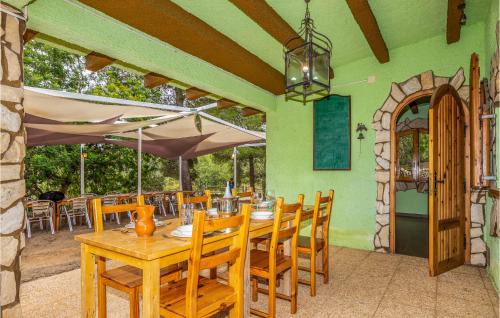 La Riera de Gaia House | Awesome Home In Ardenya With Wifi