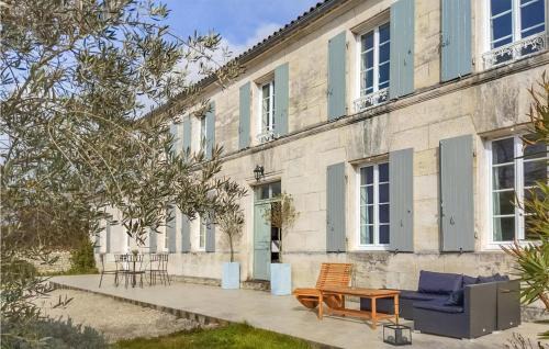 Arthenac House | Awesome Home In Arthenac With Wifi