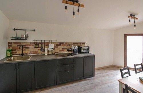 Burzanella House | Awesome home in Burzanella with kitchen