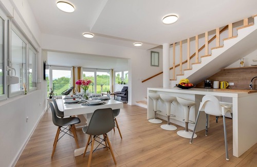 Breznik Plesivicki House | Awesome home in Donja Reka with WiFi
