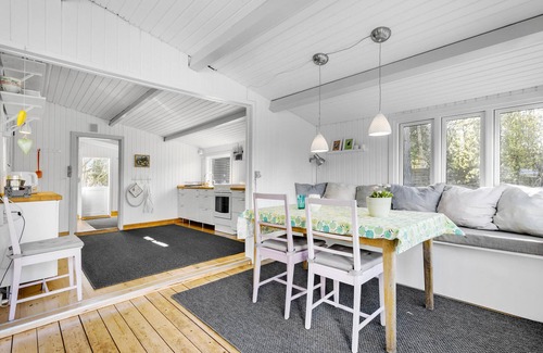 Kulhuse House | Awesome home in Jægerspris with kitchen