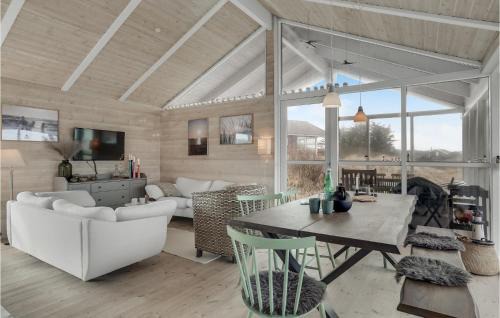 Hvorup Klit House | Awesome Home In Løkken With Wifi