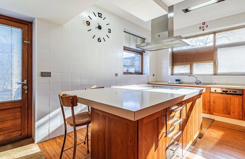 Aios House | Awesome home in Noalla with house sea view