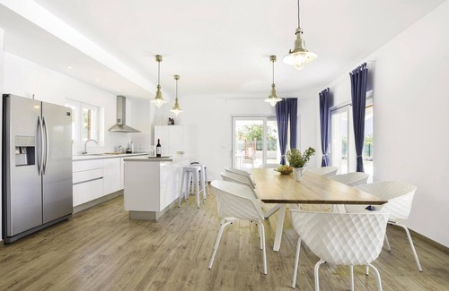 Sestanovac House | Awesome home in Sestanovac