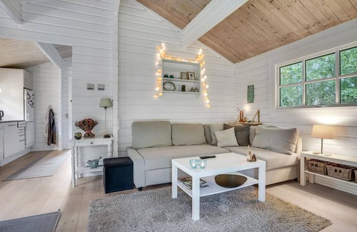 Jerup House | Awesome home in Strandby with WiFi