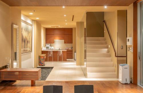 Higashiazabu House | Azabu Modern House The Tokyo Tower can be seen from the villa 500m2