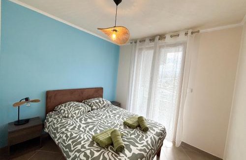 Cavaliere Apartment | Azura - Appartement Climatisé 2 Chambres Terrasse Vue Mer avec Parking Privé Gratuit