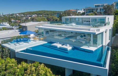 Sunshine Beach House | Azure