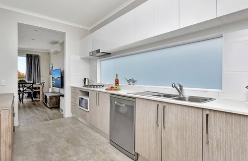 Caves Beach Villa | Azure Tides at Caves Beach Villas
