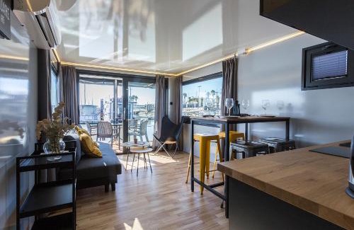El Puerto de Santa Maria Boat Rental | Azvalia Luxury Casa Barco New York and Texas-Unique Houseboat Experience