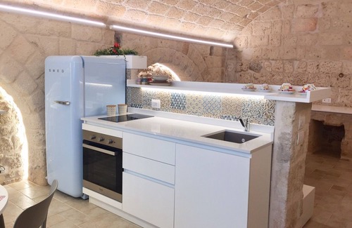 Centro Storico House | Azzurra, a typical tuff house renovated in 2018
