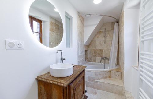 Giroussens Bed & Breakfast | B&B du Couvent, chambre aux paons