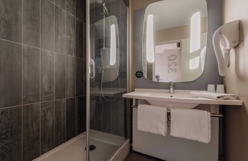 Roubaix Hotel | B&B Hotel Lille Roubaix Centre Grand-Place