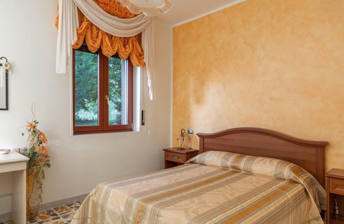 Roccadaspide Bed & Breakfast | B&B La Mortella With Pool