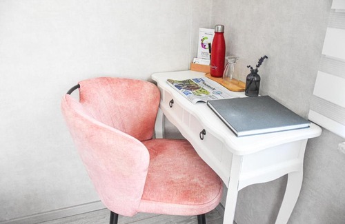 Bassenge House | B&b La Villa Orchidées, breakfast included
