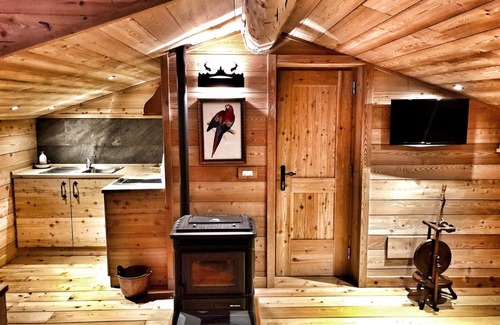 Malonno Apartment | B&B Woodensuite