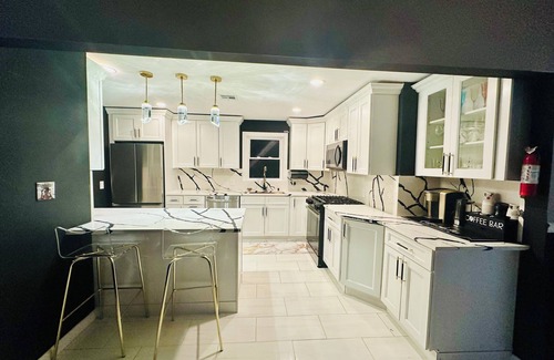 Weequahic Apartment | B&E Luxury Suite 201