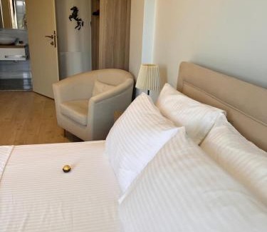 Narlidere House | B. Equine Range Hotel