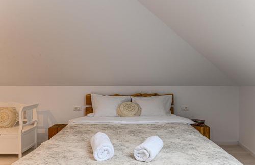 Prejmer House | B-Holiday Luxury GuestHouse