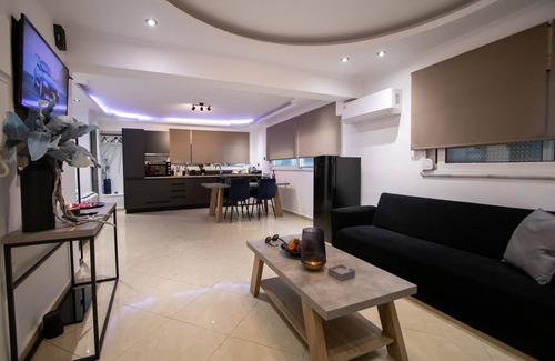 Koum Kapi Apartment | B l a c k S u i t e
