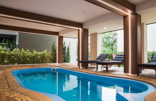 Phlabphla Hotel | B Stay Hotel