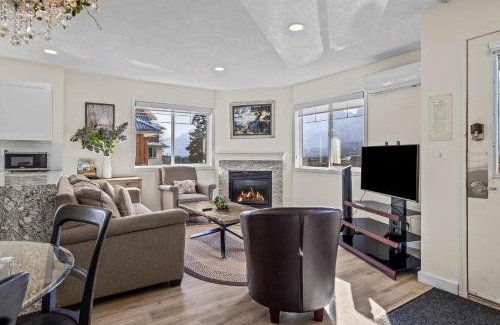 Harvie Heights Apartment | B212 Hot Tub, AC x3, parking, 2 min to Banff Gate